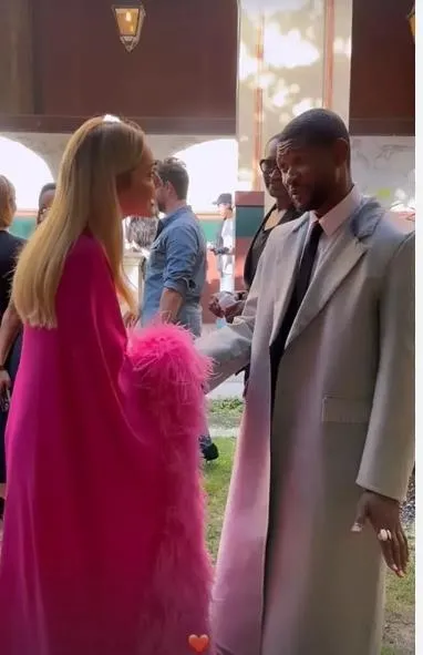 hadise-dunyaca-unlu-sarkiciyla-bulustu-usherin-elini-birakmadi-sosyal-medyanin-diline-dustu-1696281782092.jpeg Hadise dünyaca ünlü şarkıcıyla buluştu! Usher'ın elini bırakmadı, sosyal medyanın diline düştü-2