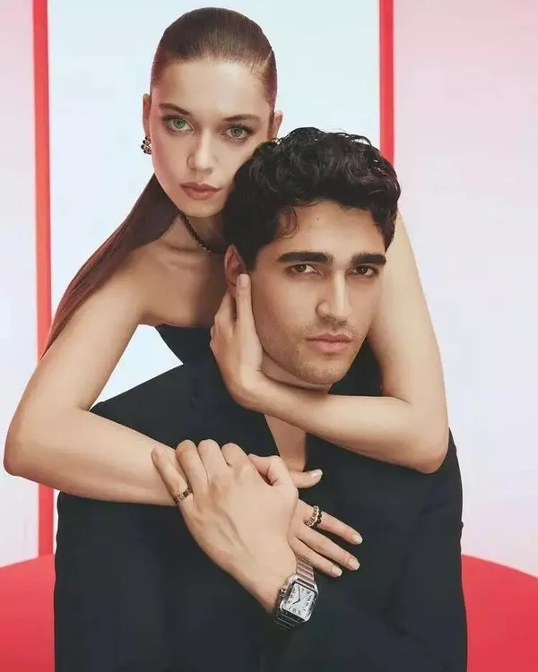 afra-saracoglu-ve-mert-ramazan-demir-fena-aska-geldi-cicegi-burnunda-cift-bu-sefer-gizlemedi-iste-o-paylasim-1686864293706.jpeg Afra Saraçoğlu ve Mert Ramazan Demir fena aşka geldi: Çiçeği burnunda çift bu sefer gizlemedi!-2