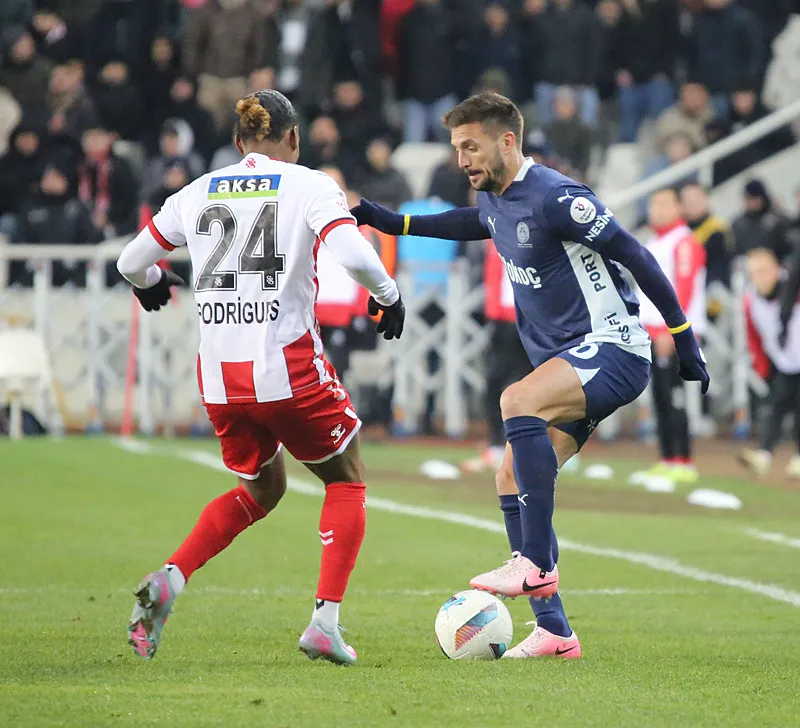 Fenerbahçe'den flaş transfer! Orta sahanın yeni yıldızı olacak - 13