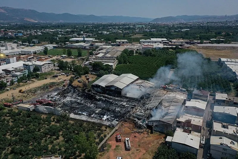 Bursa'daki fabrika yangını söndürüldü!-2