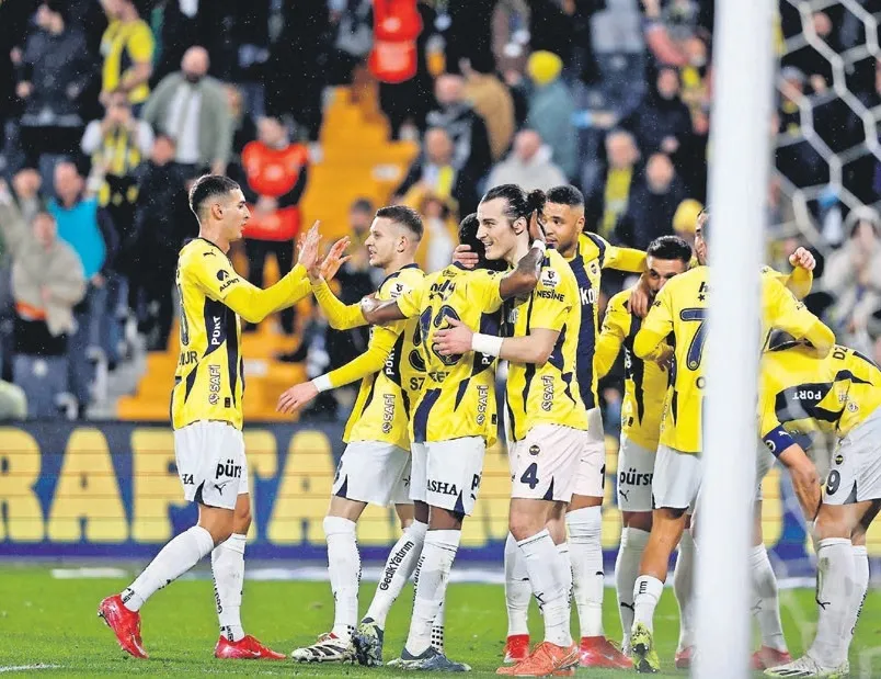 Fener 100’ler kulübünde