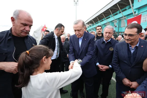 Başkan Recep Tayyip Erdoğan Hatay'ı ziyaret etti: Hem kalbimizle hem gözümüzle hem ziyaretlerimizle Hatay'ın yanında yer almayı sürdüreceğiz - 22