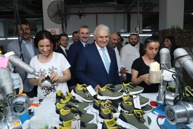 Binali Yıldırım'dan Bağcılar'da esnaf ziyareti-6