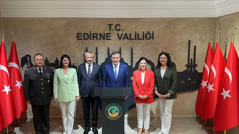 1720366311832.jpg Cumhurbaşkanı Yardımcısı Yılmaz: ''Enflasyon çok daha hızlı düşecek, göreceksiniz''-4