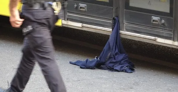 Elbisesi kapıya sıkışan kadın, otobüsün altında kalıp öldü
