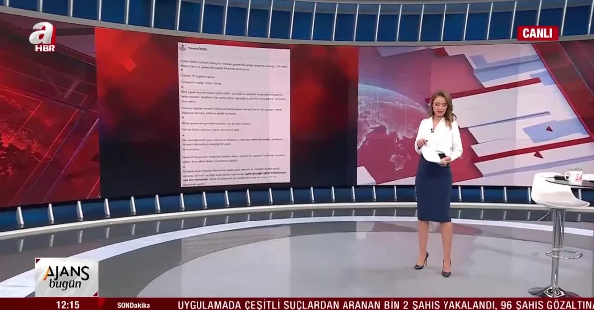 Yılmaz Özdil'den Uğur Dündar'a şiirli yanıt!