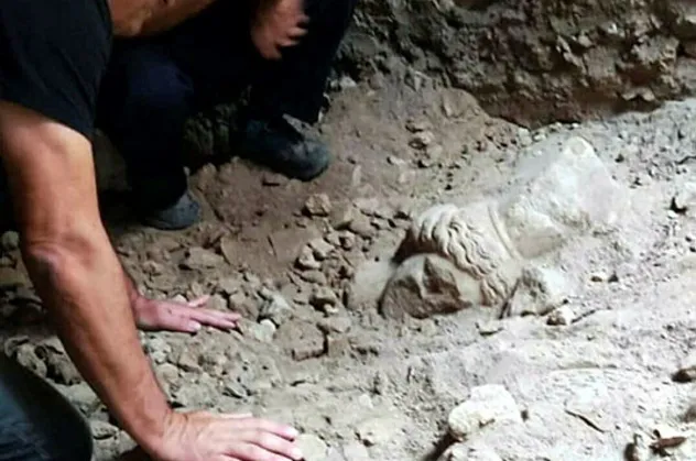 Datça'daki Knidos Antik Kenti'nde 5 adet heykel başı bulundu! 2 bin yıl öncesine ait...