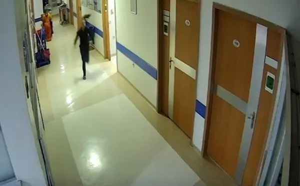 depremde-olume-meydan-okuyarak-cocuklari-kucaklayip-tahliye-eden-seyma-hemsire-konustu-onlari-almadan-disari-c-1676355514006.jpg Depremde ölüme meydan okuyarak çocukları kurtardı! Şeyma hemşire o anları anlattı: "Tanımadığım biri olsa da aynısını yapardım"-5