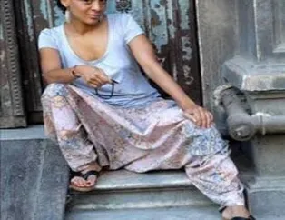 Sevenleri Defne Joy Foster için yazdı