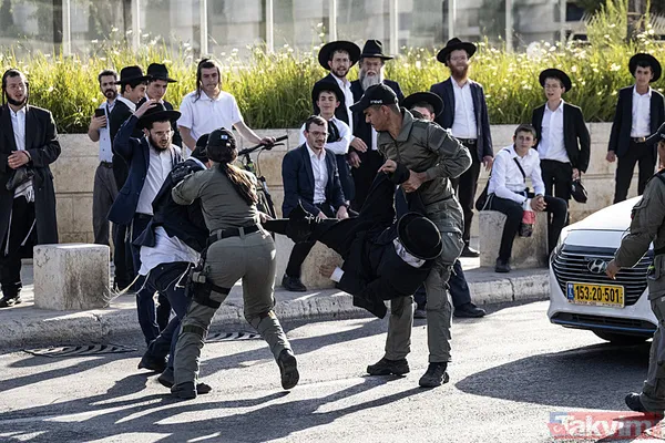 Ultra Ortodoks Yahudiler (Harediler) soykırımcı İsrail'in zorunlu askerlik hizmetini protesto etti: Otoyolu trafiğe kapattılar - 30