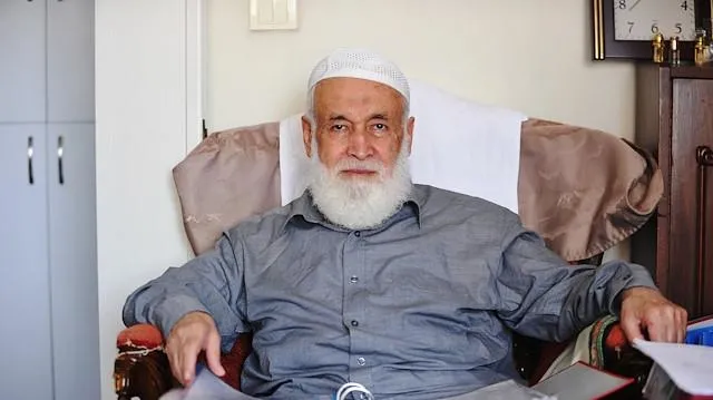 ayasofya-mucahidi-ismail-kandemir-hakka-yurudu-kariye-iznik-trabzon-zincirler-kirilsin-mucadelesiyle-gecen-bir-1715517419020.jpeg Ayasofya mücahidi İsmail Kandemir Hakk'a yürüdü! Kariye, İznik, Trabzon... 'Zincirler kırılsın' mücadelesiyle geçen bir ömür-3