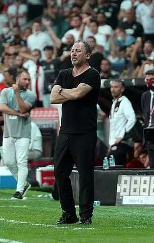 Beşiktaş Teknik Direktörü Sergen Yalçın: 4. hakem kuralı bilmiyor