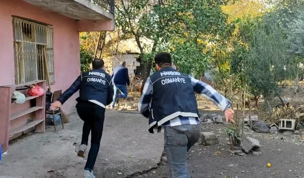 cezaevi-firarisine-nefes-kesen-operasyonla-yakalandi-1640929053132.jpg Cezaevi firarisi nefes kesen operasyonla yakalandı-3