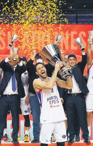 Avrupa’nın en büyüğü Anadolu Efes! Barça’yı yıktı, Euroleague şampiyonu oldu
