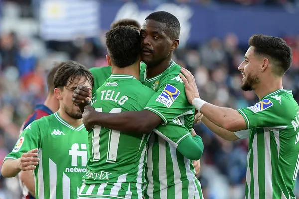 fenere-kotu-haber-ingiltereden-rakip-cikti-1654160739341.jpg Fener’e kötü haber… İngiltere’den rakip çıktı-2