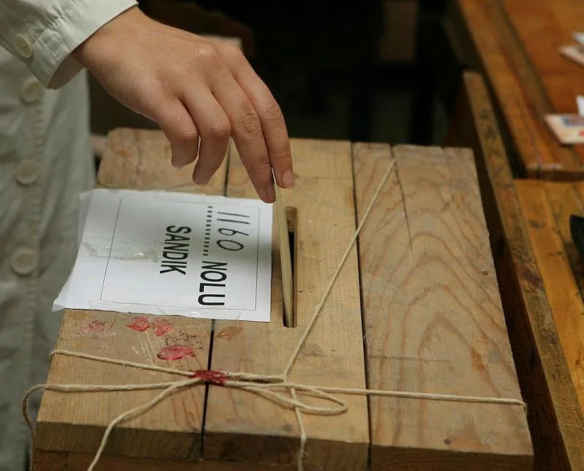 AK Parti adayları halka soracak