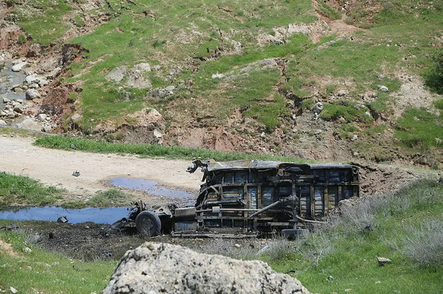 Şırnak'ta teröristler sivillere saldırdı
