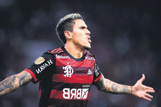 besiktas-kongolu-sol-bek-artur-masuakuyu-1-yilligina-kiraladi-1659483755097.jpeg Beşiktaş Kongolu sol bek Artur Masuaku'yu 1 yıllığına kiraladı!-4