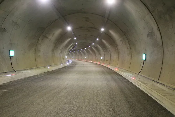 Rize’de Salarha ile Muradiye’yi birbirine bağlayan Salarha Tüneli’nin ilk tüpü hizmete açıldı