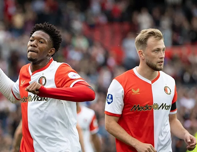 Feyenoord 4-0 kazandı