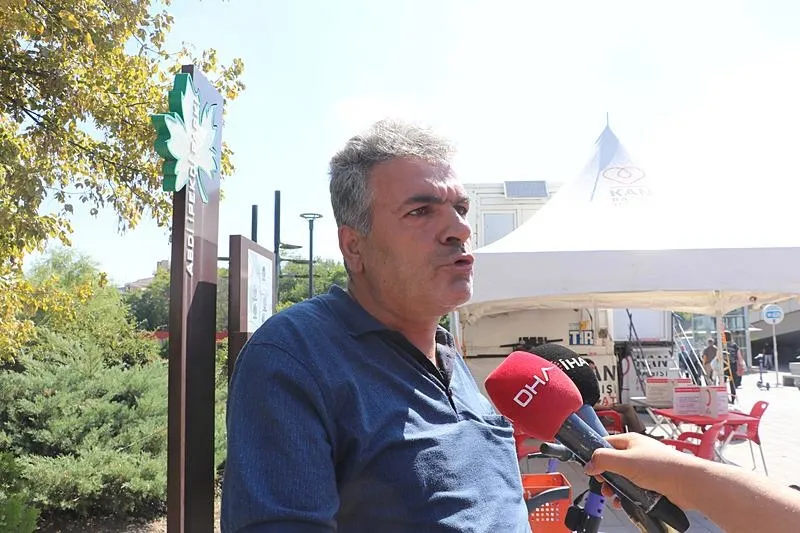 Metroda kan donduran cinayet! Boşanma aşamasındaki eşini öldürdü-2