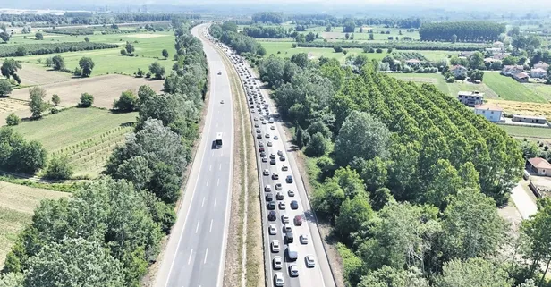Bayram tatili başladı: Valizini alan yollara döküldü... Otobanlarda kuyruk oluştu! İçişleri Bakanı Ali Yerlikaya trafik tedbirlerinin en üst seviyede uygulanacağını ifade etti
