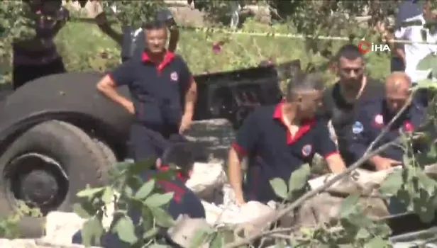 Son dakika: Kayseri'de iş makinesi eve girdi: Ölü ve yaralılar var