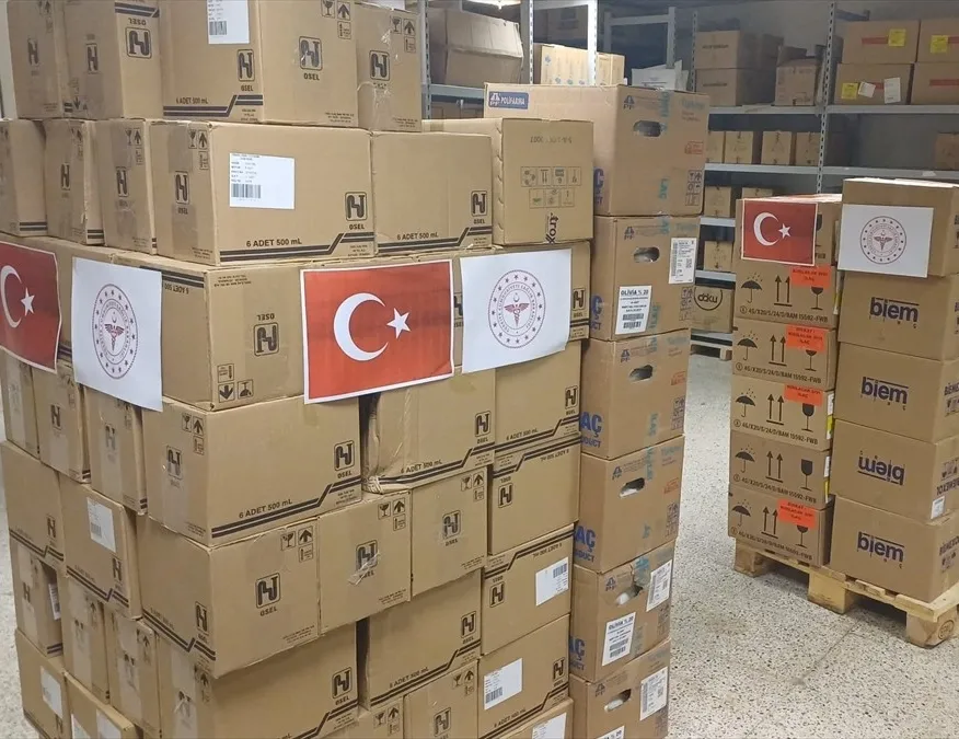 Türkiye’den İran’a 3 TIR dolusu tıbbi yardım | Tahran bildirdi Ankara hazırladı