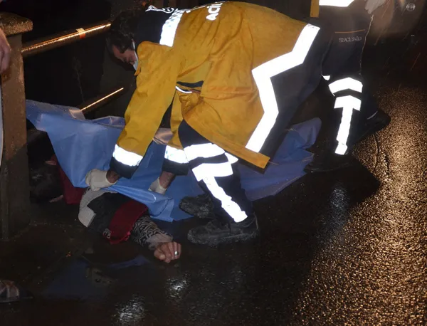 dun-esinden-siddet-gordugunu-soylemisti-bugun-cesedini-teshis-etti-1610706814777.jpg Dün eşinden şiddet gördüğünü söylemişti! Bugün cesedini teşhis etti-10