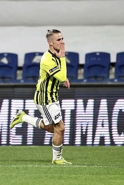 Şampiyonluk Fener'i! Beşiktaş ve Galatasaray puan kaybetti: Fenerbahçe havaya girdi - 2