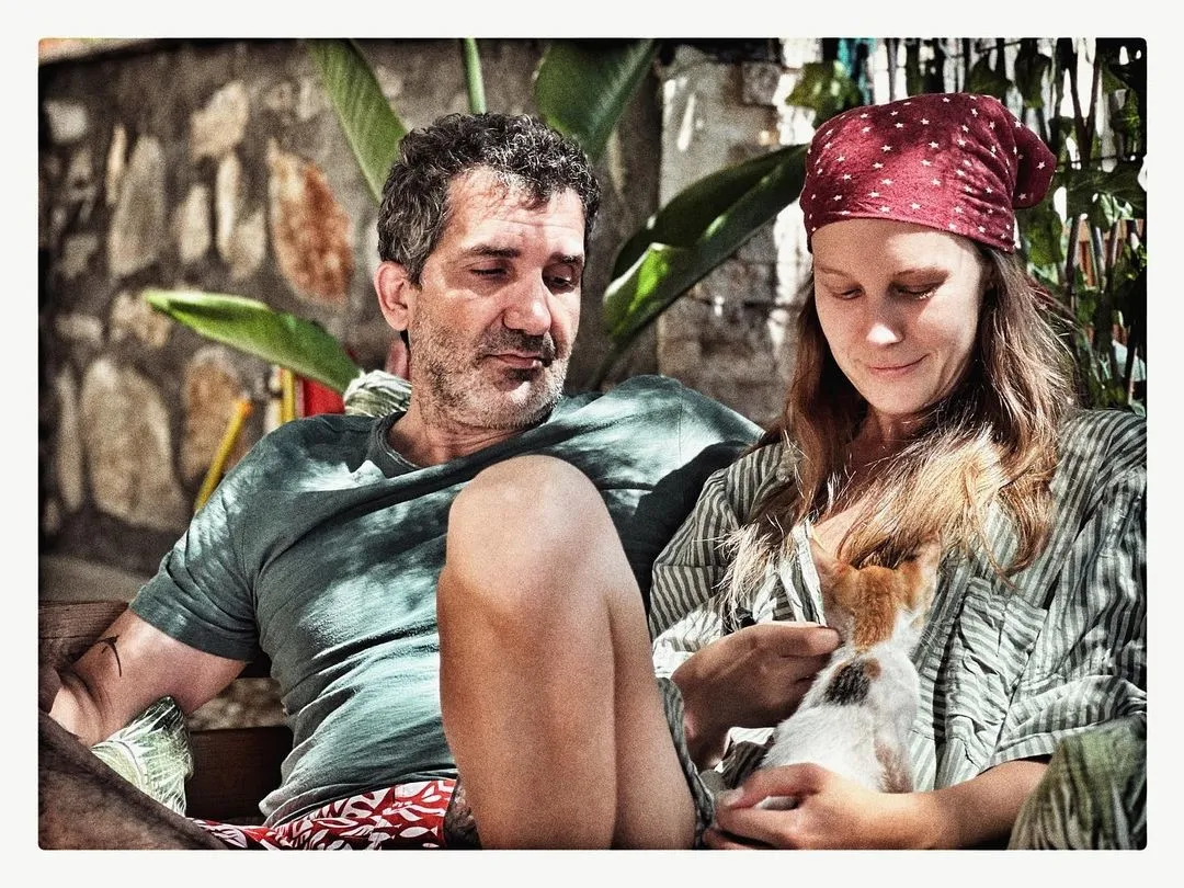 Kardeşlerim’in Orhan’ı Cüneyt Mete tatilde aşka geldi! 4 yıl önce evlenmişler! Eşi bakın kim çıktı! Meğer Kuruluş Osman’ın güzeliyle... - 25