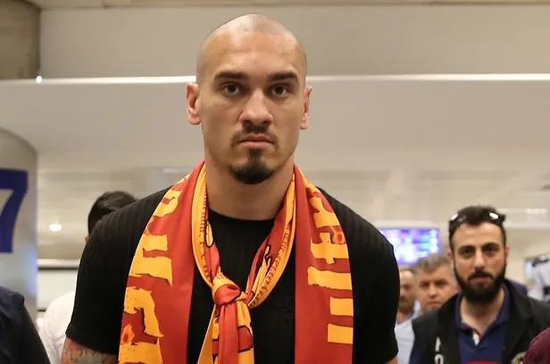 Dünya devi Maicon'a kancayı taktı-3