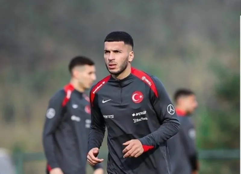 fenerbahcede-bir-transfer-daha-bittiyildiz-oyuncu-4-yillik-imza-atti-1721147710618.jpeg Fenerbahçe'de bir transfer daha bitti! Yıldız oyuncu 4 yıllık imza attı-2