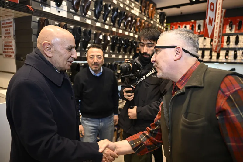 Son dakika: Cumhur İttifakı'nın Ankara adayı Turgut Altınok'tan esnaf ziyareti: Mansur Yavaş 5 yılda 5 metrelik metro yapamadı-7