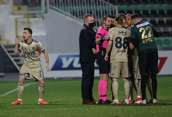 1607323504870.jpg Fenerbahçelileri isyan ettiren Ali Palabıyık'tan ilginç rekor!-4