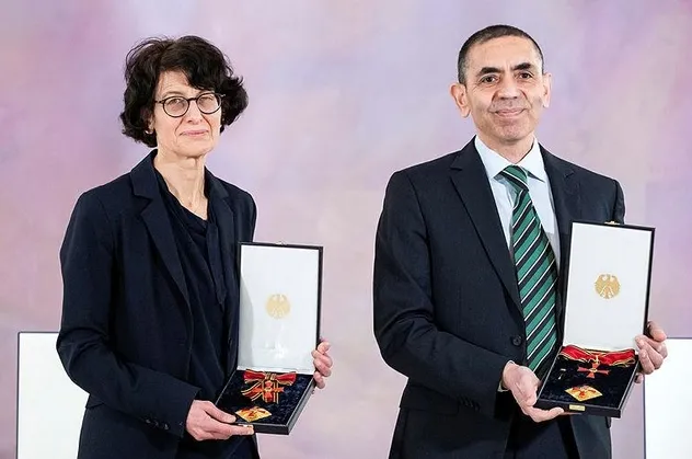 Varyantlar için aşı geliştiriliyor mu? BioNTech'in kurucuları Dr. Özlem Türeci ve Prof. Dr. Uğur Şahin açıkladı