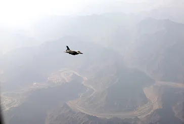 Körfez turunun son durağı Umman! Başkan Erdoğan’ın Maskat Havaalanına inişinde F-16 savaş uçakları eşlik etti