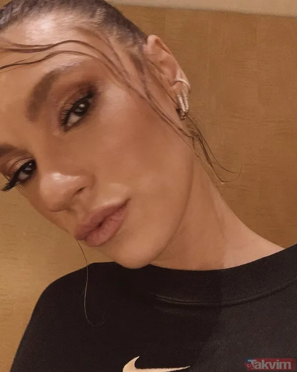 Arka Sokaklar’ın Zeliş’iydi... Yüsra Geyik dekoltede sınır tanımadı! Mini elbisesi ile öyle bir yürüdü ki! Mankenlere meydan okudu - 14