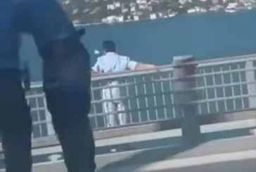 15 Temmuz Şehitler Köprüsü'nde intihar girişimi! Polis yoğun çaba harcadı