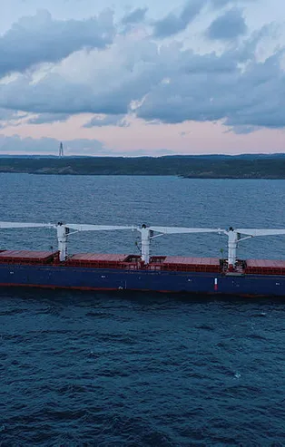 Dünya İstanbul'dan gelecek habere kilitlendi! Tahıl taşıyan Razoni gemisi İstanbul Boğazı'ndan geçti