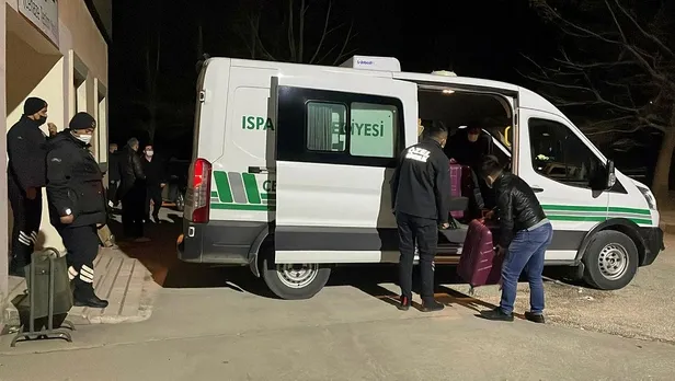 Isparta'da başıboş sokak köpeklerinden korkup yola atlayan 20 yaşındaki Rabia Kallı hayatını kaybetti-4