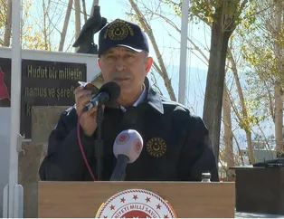 Bakan Akar İran sınırında