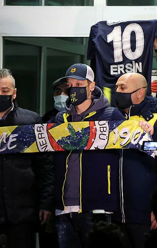 Mesut Özil'den Twitter'da Fenerbahçe paylaşımı