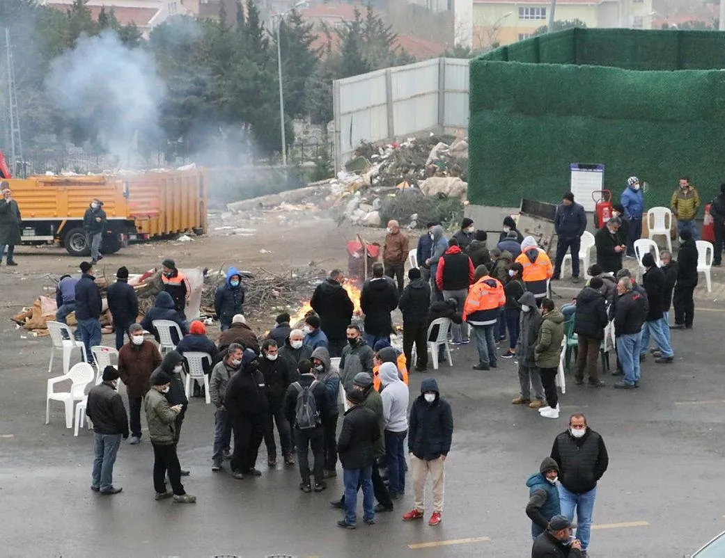 Maltepe’de sokaklar çöp dağlarına teslim