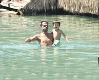 Cansu Tosun ve Erkan Kolçak Köstendil’den ailecek tatili: Suda eğlenceli dakikalar