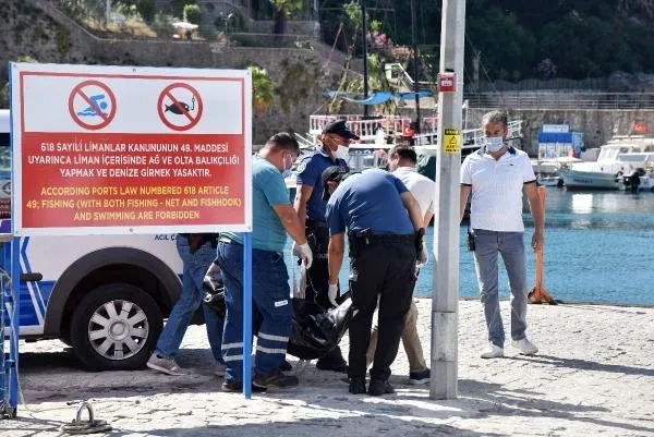 SON DAKİKA: Yürek dağlayan feryat: Baba annem gitmesin! Denizde cesedi bulundu eşi ile kızı sinir krizi geçirdi-2