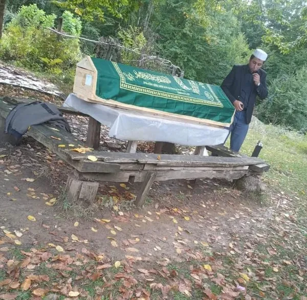 kizina-yakistiramadigi-damadini-bicaklayarak-oldurdu-1664431394077.jpg 'Kızına yakıştıramadığı' damadını bıçaklayarak öldürdü-4