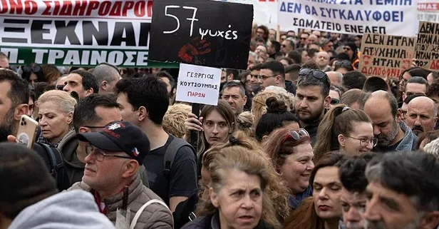 Yunanistan’da halk polisle çatışıyor! Hayat durdu: Toplu taşıma yok iş yerleri kepenk kapattı