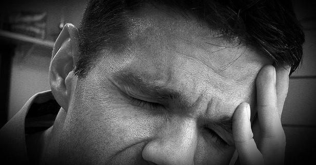 Baş ağrısı sonbahar mevsiminden kaynaklanıyor! Ani hava değişimi ağrıyı tetikliyor...