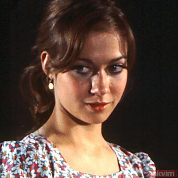 67'lik Yeşilçam yıldızı parmak ısırttı! Aile Şerefi’nin Zeynep’i Itır Esen son haliyle olay! “Yılların eskitemediği nadir güzellerden” - 2